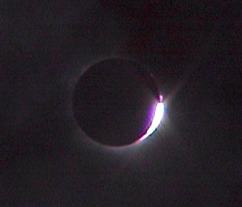 eclipse1.jpg (8429 bytes)